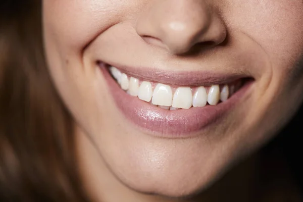 Vista Cerca Hermosa Sonrisa Femenina — Foto de Stock