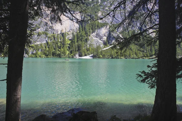 104_Braies 湖、"天からの 1 つのステップのセット" — ストック写真