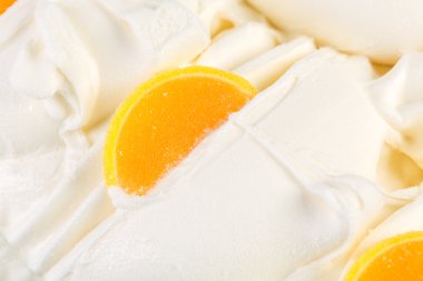 Meyve ile lezzetli dondurma.