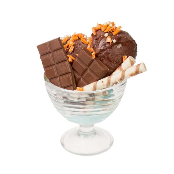 Čokoládová zmrzlina ve skleněném pohárku. — Stock fotografie