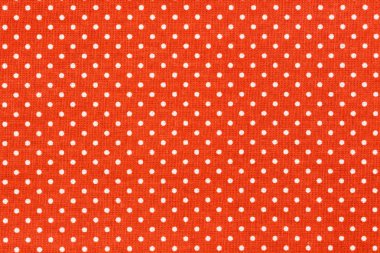 Beyaz lekeli ile kırmızı kumaş.