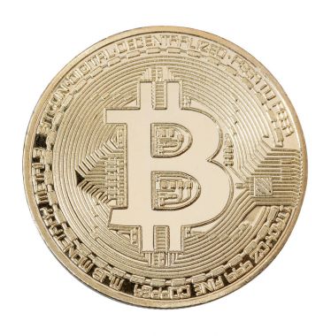 Parlak altın bitcoin beyaz izole makro görünümü.