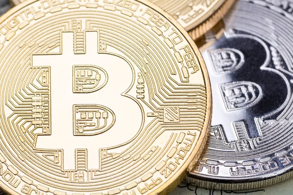 Foto de Bitcoins (nuevo dinero virtual ). — Foto de Stock