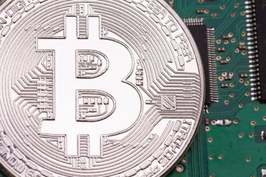 Bilgisayar bölümü teknolojik altyapı ile gümüş bitcoin. Bit COI