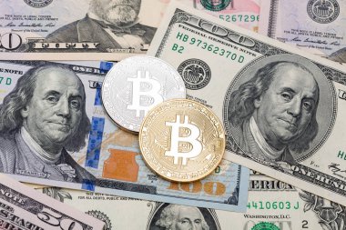 Doları nakit arka plan, banknot ve bitcoin, ekonomi kavramı.