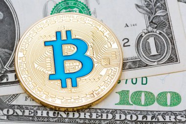 Farklı Doları banknot zemin üzerine altın mavi bitcoin. 