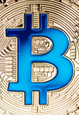 Altın bitcoin cruptocurrency, mavi bitcoin. Arka kullanılabilir