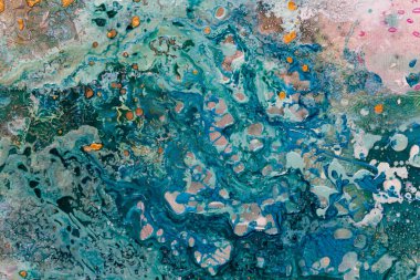 Soyut sanat su ile. Pembe bir arka plan üzerinde renkli flowes.