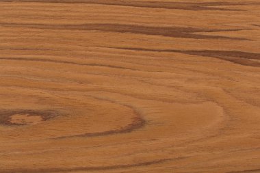 Tasarımının bir parçası olarak güzel bir kahverengi meşe ağacı kaplaması. Yüksek kaliteli ahşap doku.