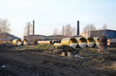 Eski fabrika tarafından kare