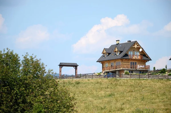 Paisagem Com Casa Madeira Pieniny Polônia — Fotografia de Stock