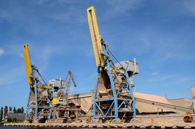 Liman makineleri Gdansk, Baltık Denizi, Polonya