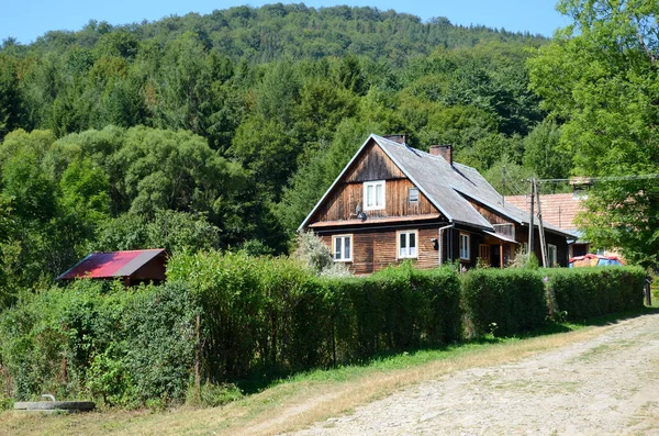 Aldeia Nas Montanhas Bieszczady Polônia — Fotografia de Stock