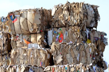 Geri dönüşümlü kağıt paketler