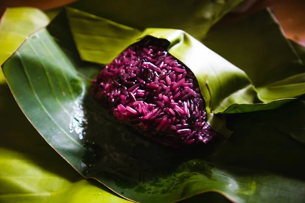 Пурпурный Липкий Рис Банановом Листе Концепция Органического Питания — стоковое фото