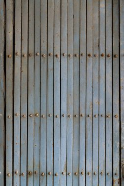 Vintage Panjur kapı, yana kayar eski paslı demiri.