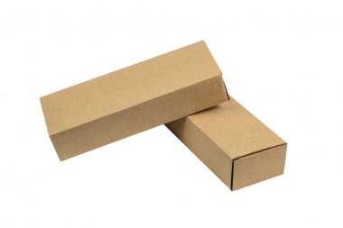 İki uzun öğeler için kahverengi karton kutu paket. Mockup, izole