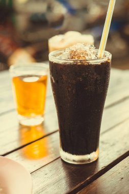 Ahşap masa arka plan, Turkish vintage tarzı buz siyah kahve 