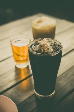 Ahşap masa arka plan, Turkish vintage tarzı buz siyah kahve 