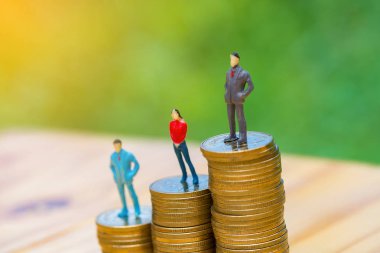 Minyatür insanlar, küçük rakamlar işadamları ve kadın üstüne 