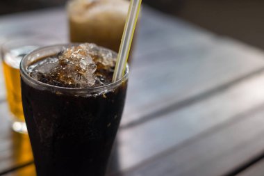 Ahşap masa arka plan, Turkish vintage tarzı buz siyah kahve 