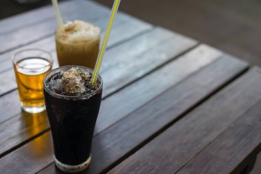 Ahşap masa arka plan, Turkish vintage tarzı buz siyah kahve 