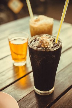 Ahşap masa arka plan, Turkish vintage tarzı buz siyah kahve 