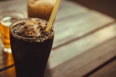 Ahşap masa arka plan, Turkish vintage tarzı buz siyah kahve 