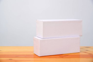 Ahşap t uzun öğeler için iki paket beyaz karton kutu boş