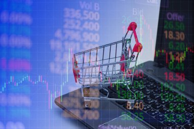 Dizüstü dizüstü sto ile alışveriş sepeti ya da süpermarket arabası