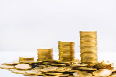 Sikkeler, altın bir g düzenlenmiş yığınları artan sütunlar