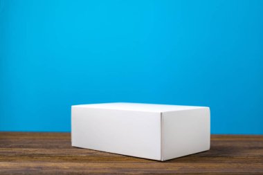 Ahşap t uzun maddelerle boş paket beyaz karton kutu