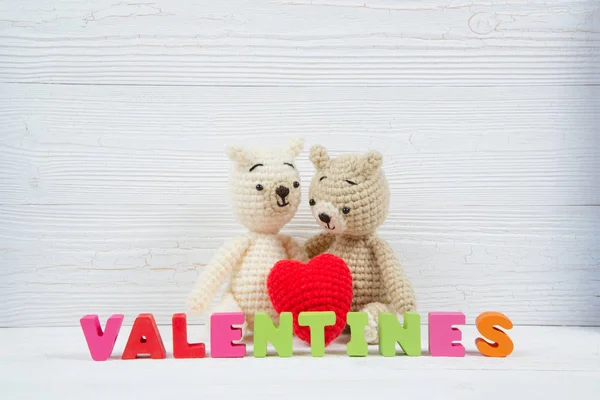 Sweet couple teddy bear doll in love with valentine text and red — Stock Photo, Image