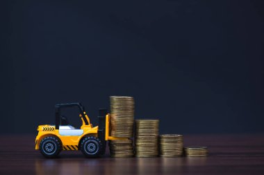 Mini forklift kamyon yükleme yığın sikke altın sikke adımlarla ben