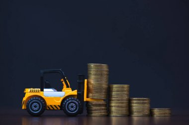 Mini forklift kamyon yükleme yığın sikke altın sikke adımlarla ben