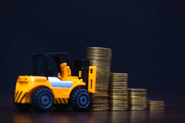 Mini forklift kamyon yükleme yığın sikke altın sikke adımlarla ben