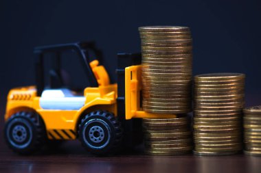 Mini forklift kamyon yükleme yığın sikke altın sikke adımlarla ben