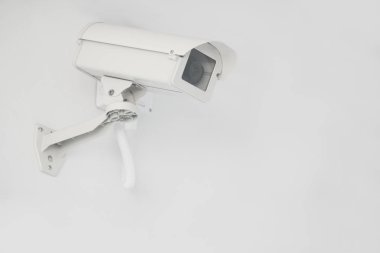 Yüklü işletim ben binanın duvarı üzerinde Cctv güvenlik kamera