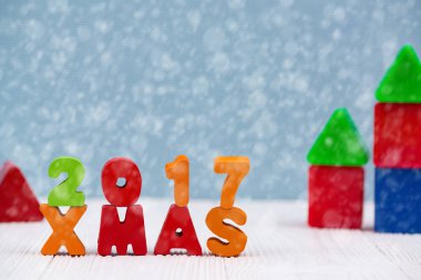 Xmas 2017 renkli ahşap metin Christm ile beyaz ahşap masa