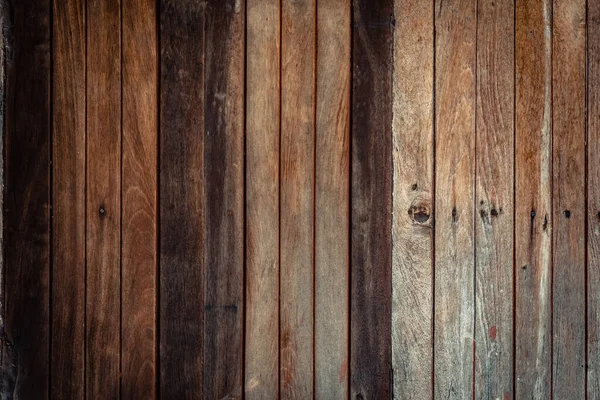 Textura de madera marrón oscuro con fondo natural rayado — Foto de Stock