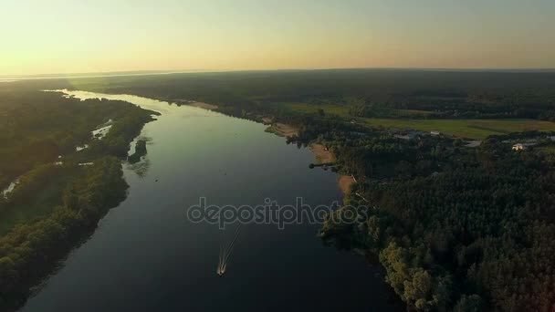 Aerial View River Sunset River Evening Flying River Green Trees — Stock Video