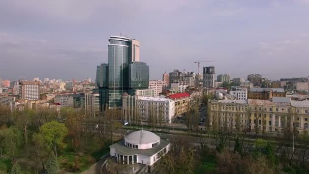 Vista Aérea Kiev Shevchenko Blvd Ucrania Cielo Nubes Reflejo Edificio — Vídeo de stock