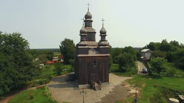 乔治的教堂在 Sednev 他们拍摄的电影 Viy 鸟瞰教堂在 Sednev 鸟瞰古老的木制教堂 古老的木制教堂 乔治在 Sednev — 图库视频影像