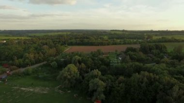 Kiev, Ukrayna Köyü 4k havadan görünümü, Ukrayna kilise Köyü yakınındaki Pirogovo Müzesi'nde antik Ukraynalı Ortodoks Kilisesi