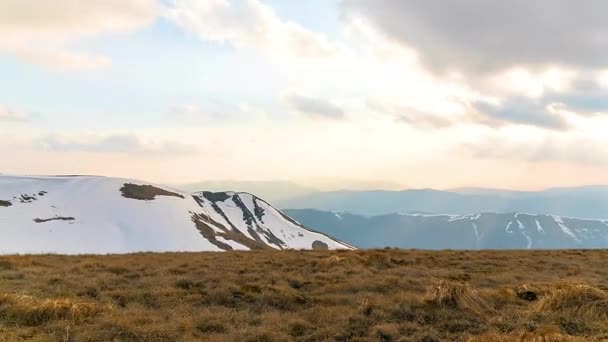 Čas Kdy Sníh Horách Propadal Sněhem Panorama Horských Vrcholů Osvětlených — Stock video