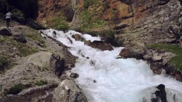 Fluss Fels Gebirgsfluss Stromschnellen Des Gebirgsflusses — Stockvideo