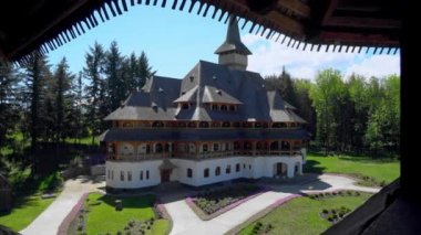 Romanya 'nın Maramures kentindeki ahşap kilise, Dünyanın en yüksek ahşap kilisesi, Sapanta-Peri Manastırı, Bucovina Romanya, Unesco World' deki ahşap kilise 