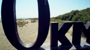 Ukrayna 'daki Tuna Nehri üzerinde sıfır kilometre, Romanya ve Ukrayna sınırında sembol