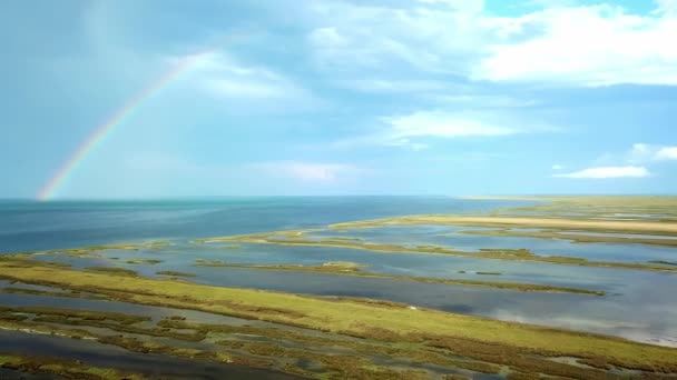 Antenn Utsikt Över Regnbågen Över Havet Antenn Utsikt Över Regnbågen — Stockvideo