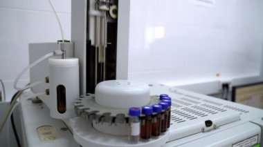 Laboratuvar spektrometresi, tıbbi laboratuvar ekipmanları, laboratuvar araştırmaları için ekipman, modern laboratuvar ekipmanları.